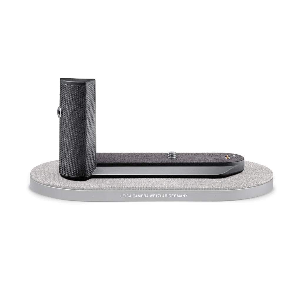 Leica-Q3-Drop-XL-Wireless-Charging-Pad-02.jpg