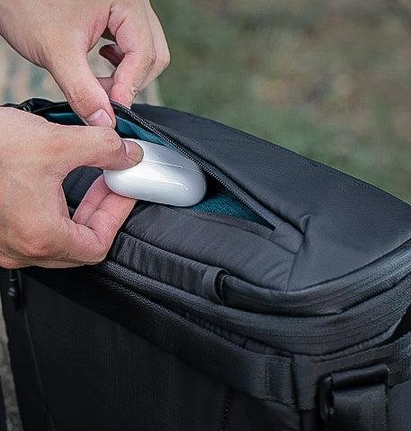 PGYTECH_OneMo_Sling_accessory_pocket_2.jpg