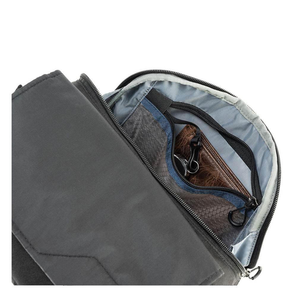 Thinktank-Mirrorless-Mover-18L-Grey-06.jpg